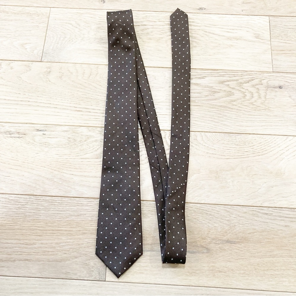 Anthony Brown and White Tie Classic Accessory